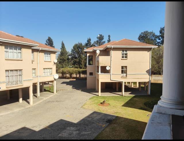 2 BEDROOM FLAT FOR SALE IN THREE RIVERS PROPER